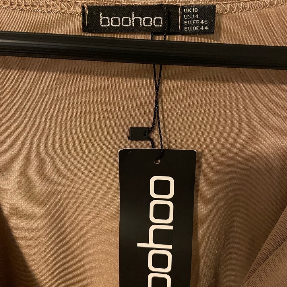 NEVER WORN! Boohoo Tan Twist Front Dress - Picture 6 of 6